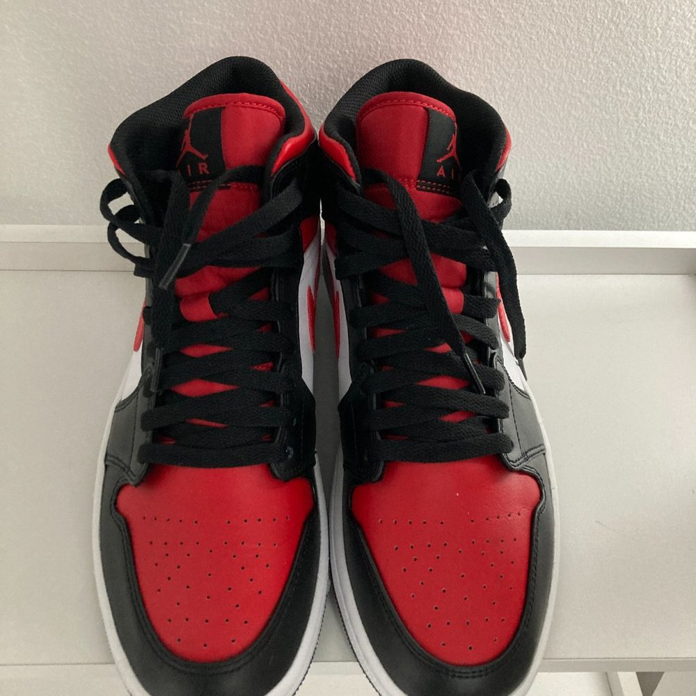 Nike air Jordan 1 bred mid